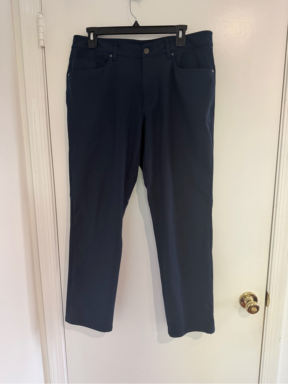 Lululemon Men’s Navy Blue Performance Pants Sz 34 Athletic Stretch Casual Golf